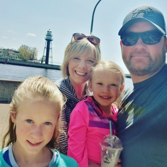 Meet your Posher, Kelly - Picture 2 of 2